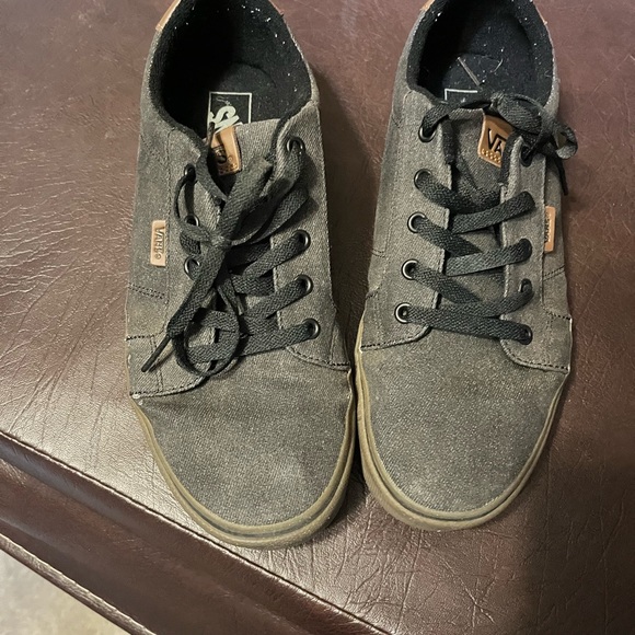 Vans - Picture 2 of 5